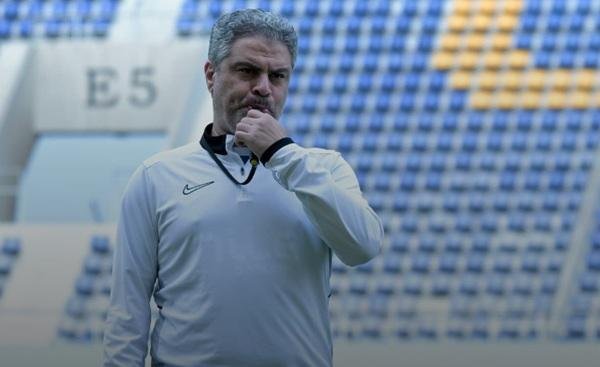 معتمد جمال يرفع الحمل البدني للاعبي الزمالك في معسكر العاصمة الجديدة