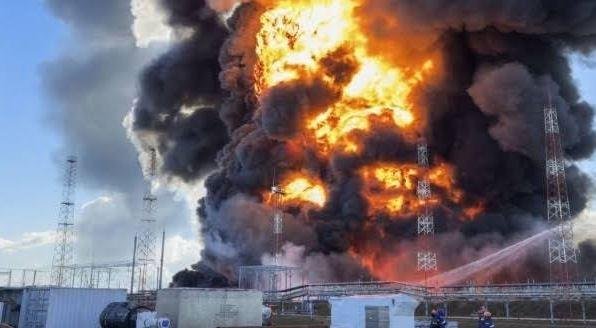 اندلاع حريق في مصفاة أفيبسكي الروسية جراء هجوم بطائرات مسيرة