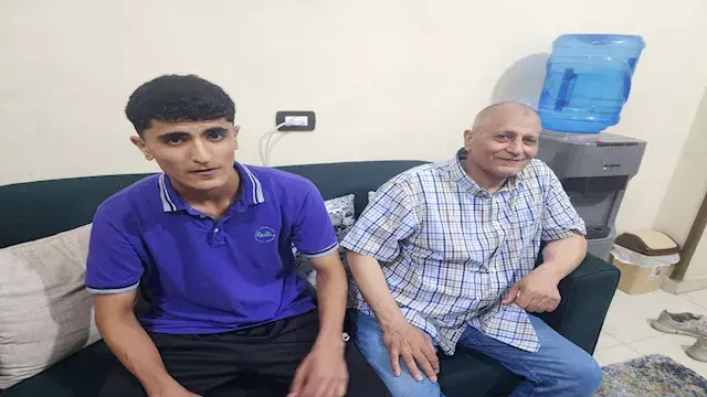 "كنت بصحيه للفجر وأعمله القهوة".. والدة صاحب الـ 100% بالثانوية العامة تكشف سر تفوقه -صور