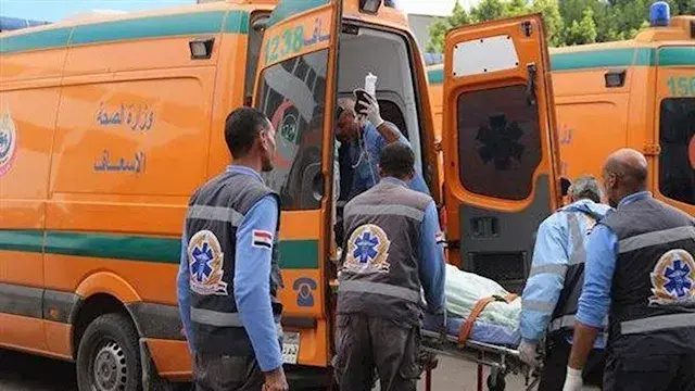 كانوا في طريقهم للمنيا.. إصابة 13 شخصًا من أسرة واحدة في حادث ببني سويف