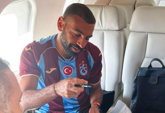 «لسنا مكانًا لإجازة التقاعد».. رئيس نادي الخلود يسخر من انتقال صلاح لطرابزون