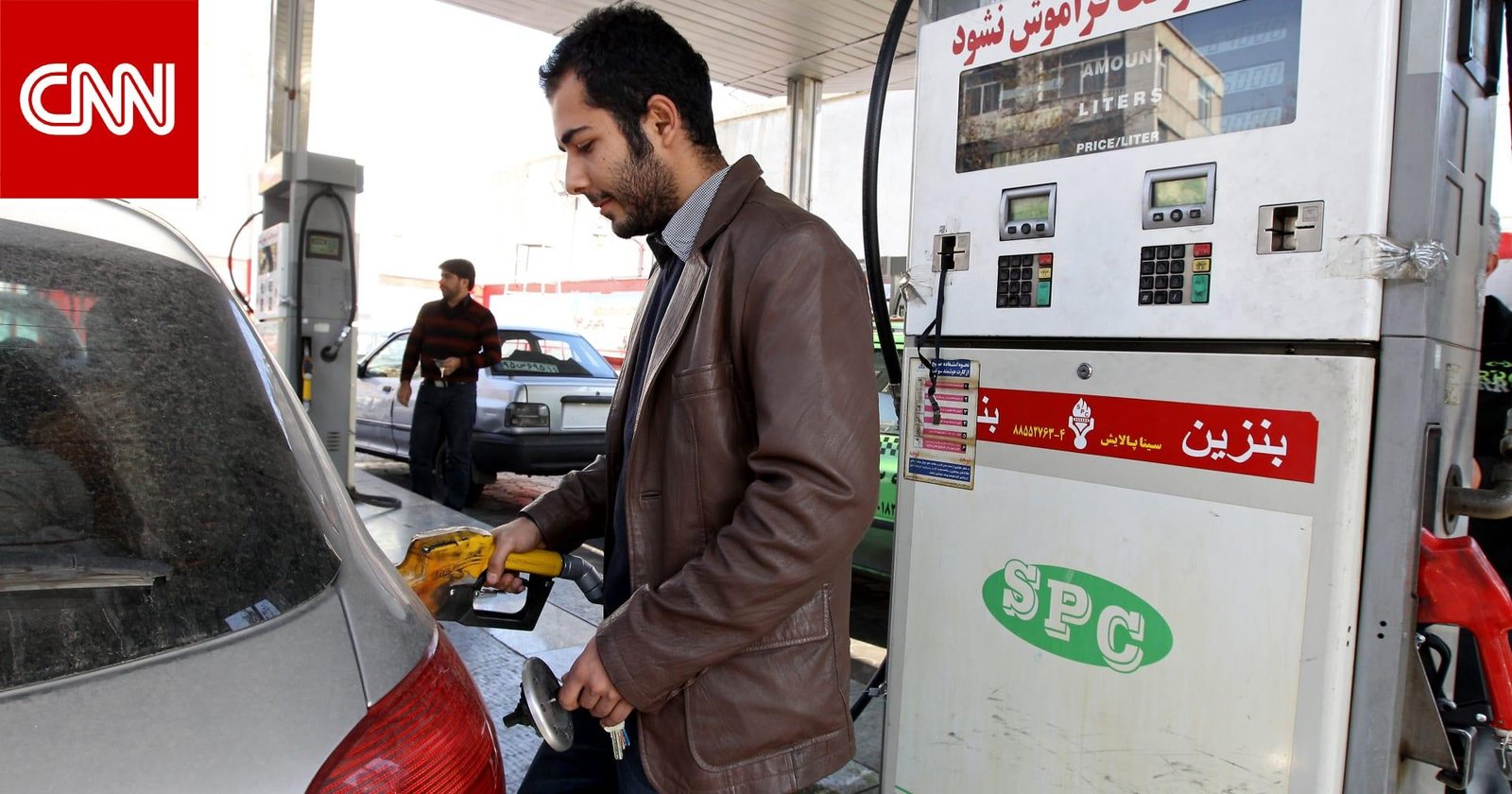إيران تلوّح برفع أسعار البنزين وسط تحذيرات من أزمة إمدادات