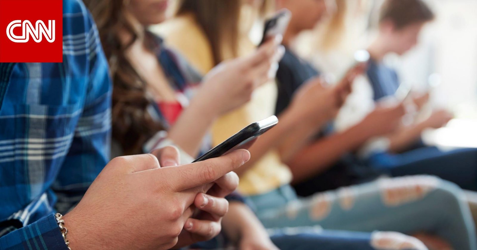 استخدام المراهقين للذكاء الاصطناعي لإنشاء محتوى جنسي.. كيف يمكن للآباء التعامل مع ذلك؟