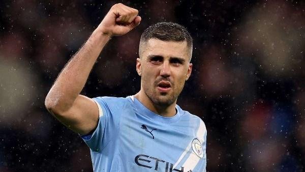 تحوّل صادم في صفقة ريال مدريد مع رودري .. وهذا رد مورينيو
