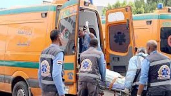 إصابة 10 أشخاص في حادث تصادم سيارة ملاكي وميكروباص بالطريق الصحراوي بالبحيرة