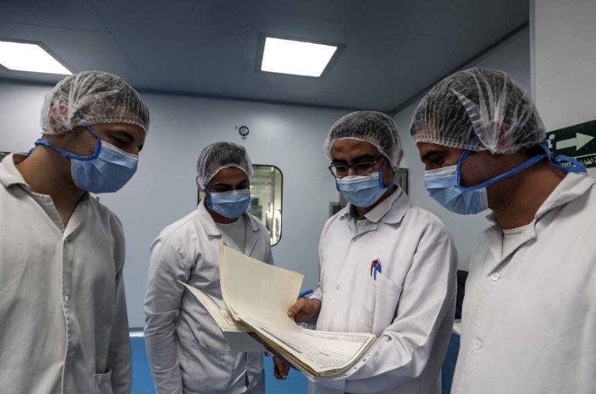 الأطباء: تقييد جميع خريجي كليات الطب في النقابة دون شروط