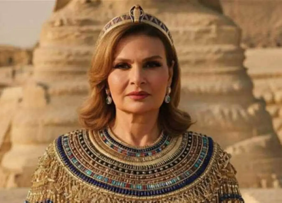 يسرا تكشف سبب اعتذارها عن عدم حضور جنازة شقيق محمد هنيدي