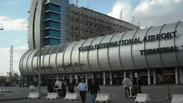 تعطل مصعد مبنى الركاب (3) بمطار القاهرة 19 دقيقة.. الشركة توضح السبب
