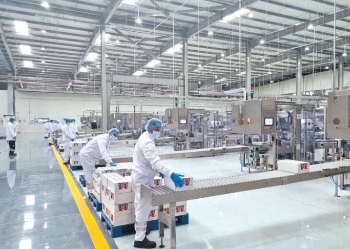 الصناعة تستحوذ على 32.9% من إجمالى التمويل الممنوح لغير الحكومة