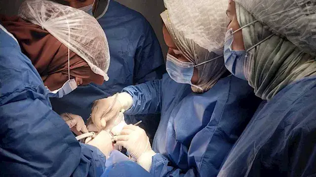 جراحة واحدة أنهت وجع 3 سنوات.. إنقاذ 16 سناً وضرسًا لطفلة بالمنوفية