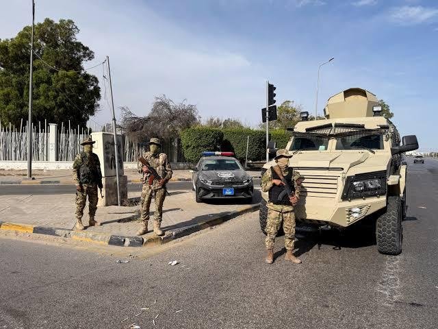 ليبيا.. قتلى في اشتباكات بالزاوية وصرمان وفرار سجناء