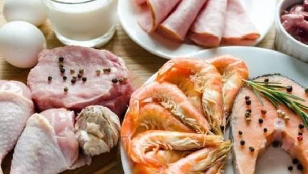 أطعمة يجب تجنبها لمرضي القولون العصبي.. وأخرى تخفف أعراض التعب
