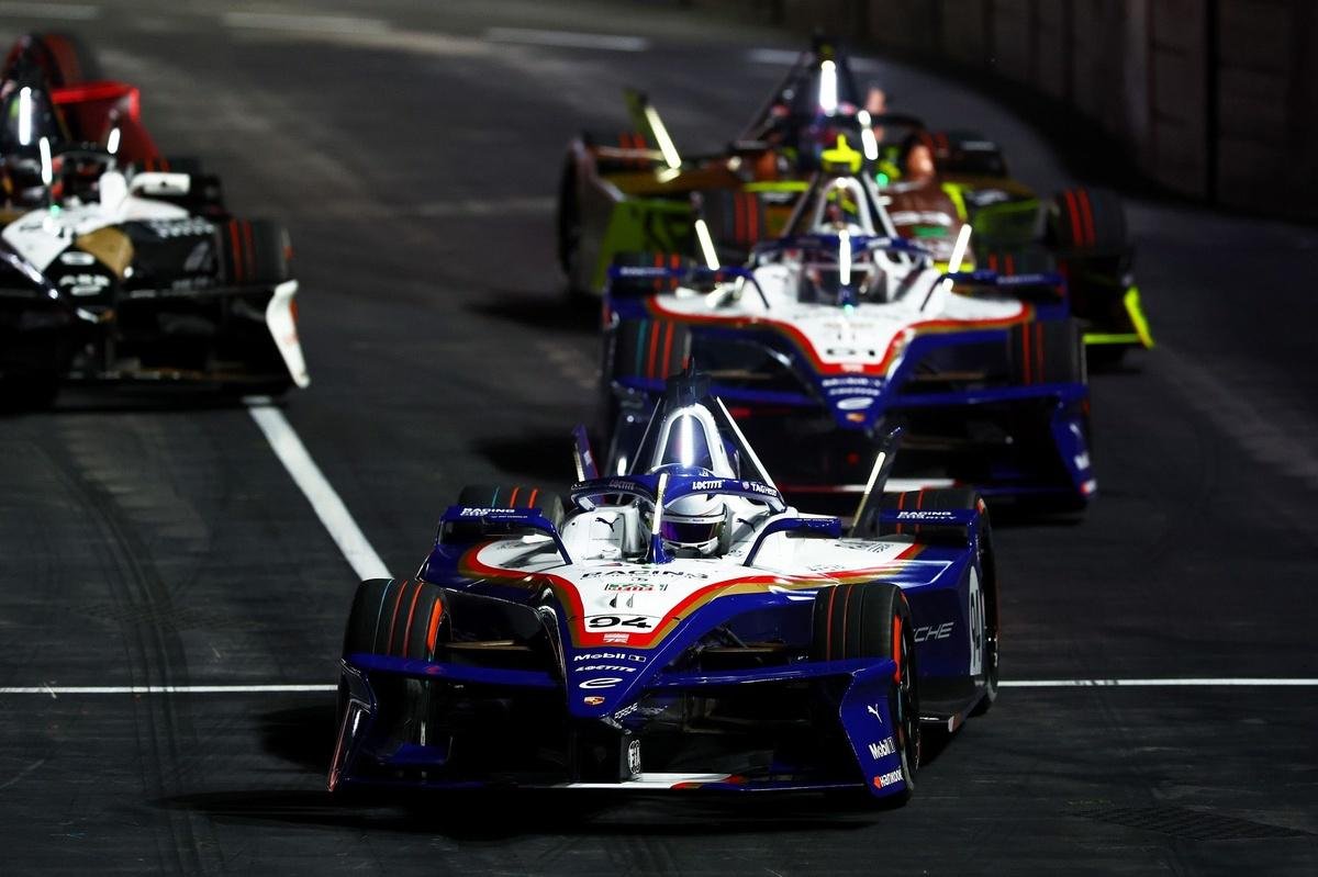 FIA to crack down on team collusion in Formula E from next season
