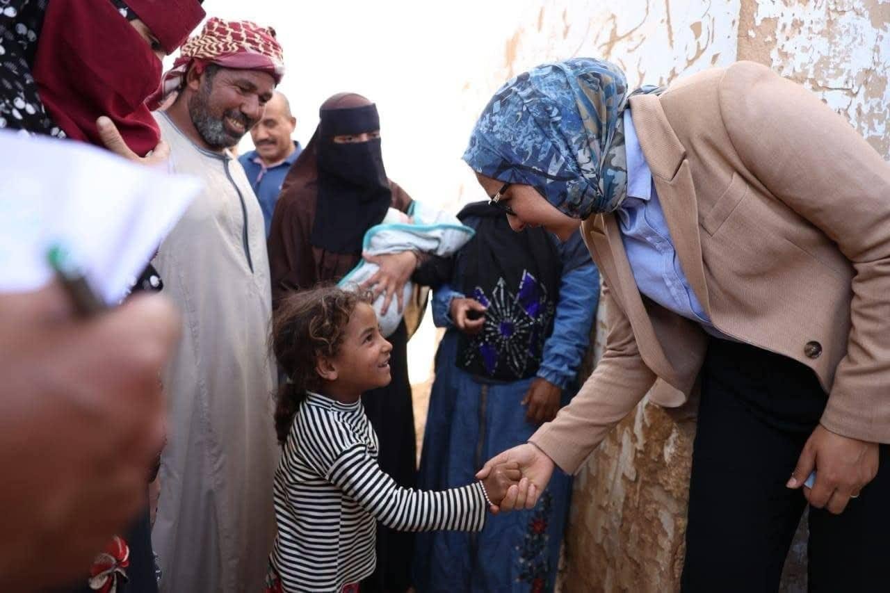 محافظ الوادي الجديد تتفقد الخدمات في قرى الشب بمركز باريس