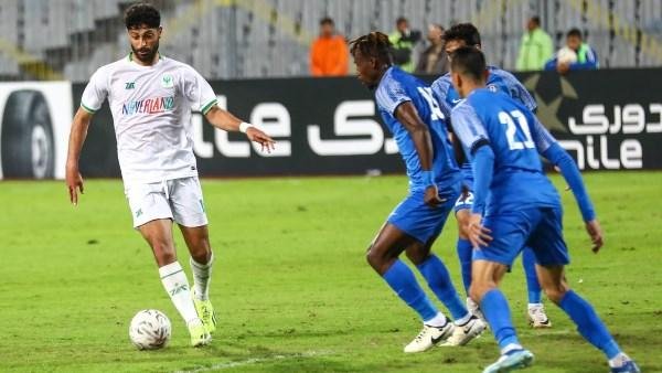 التعادل السلبي يحسم نتيجة الشوط الأول بين المصري وسموحة في الدوري