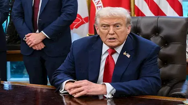 ترامب يعلق على  حريق ميناء دمياط