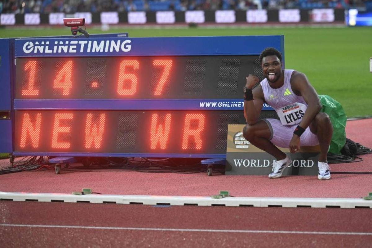 Lyles sets world's best time over 150 metres at Ostrava
