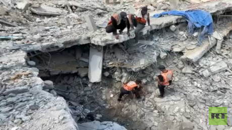 19 جثمانا.. انتهاء عمليات الانتشال من عمارة "كرم" بغزة (فيديو)