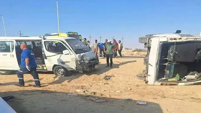 جثة و8 مصابين في تصادم 3 ميكروباصات على الصحراوي بالبحيرة
