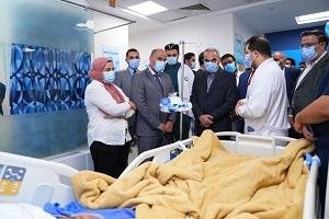 وزير العمل يزور مصابى حادث عمال الدواويس: دعم أسرهم في أوقات الأزمات أولوية قصوى
