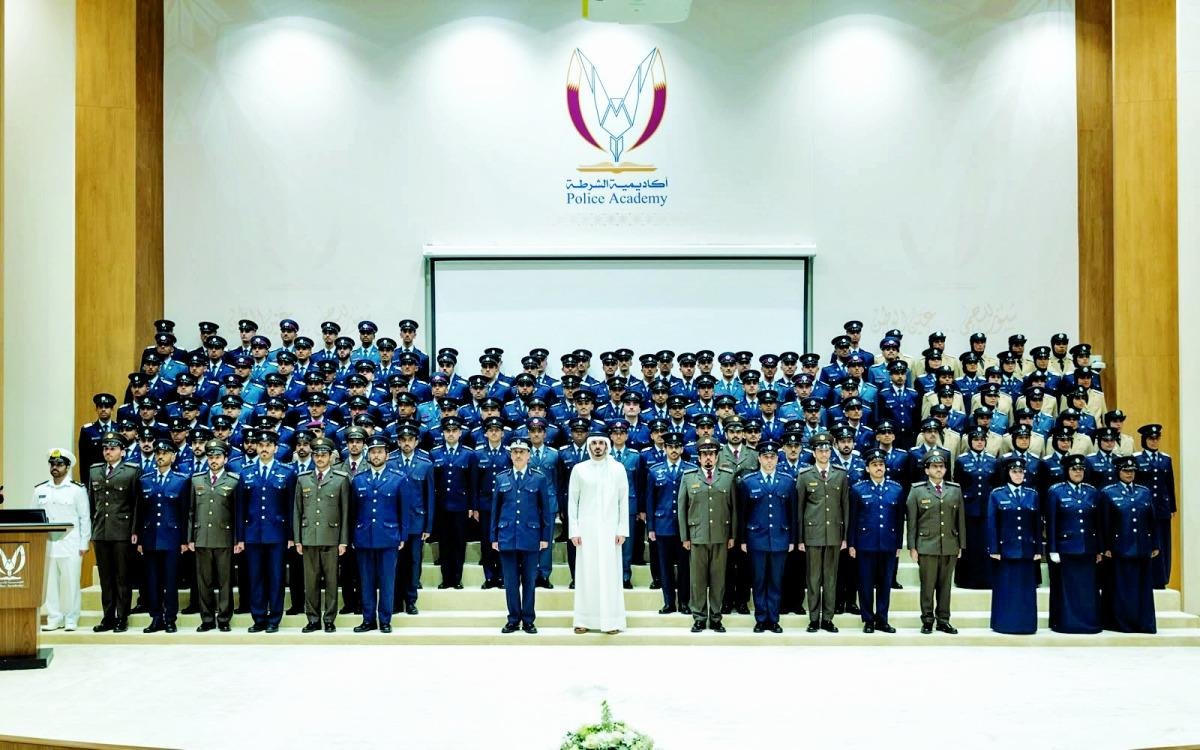 وزير الداخلية: دعم المنظومة الأمنية ونهضة الوطن بالعلم والمعرفة