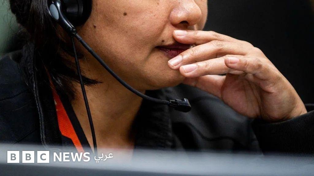"كأني حفرت قبري بيدي": هل يغيّر الذكاء الاصطناعي مصير آلاف العاملين فعلاً؟