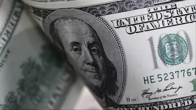 الدولار يهبط إلى أدنى مستوى في أكثر من شهرين.. فما السبب؟
