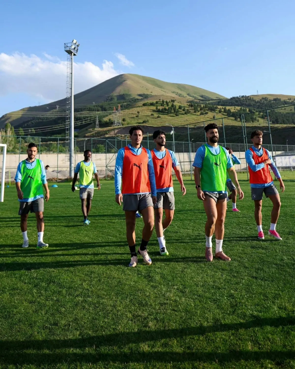استعدادًا للموسم الجديد.. بيراميدز يواصل تدريباته بمعسكر تركيا