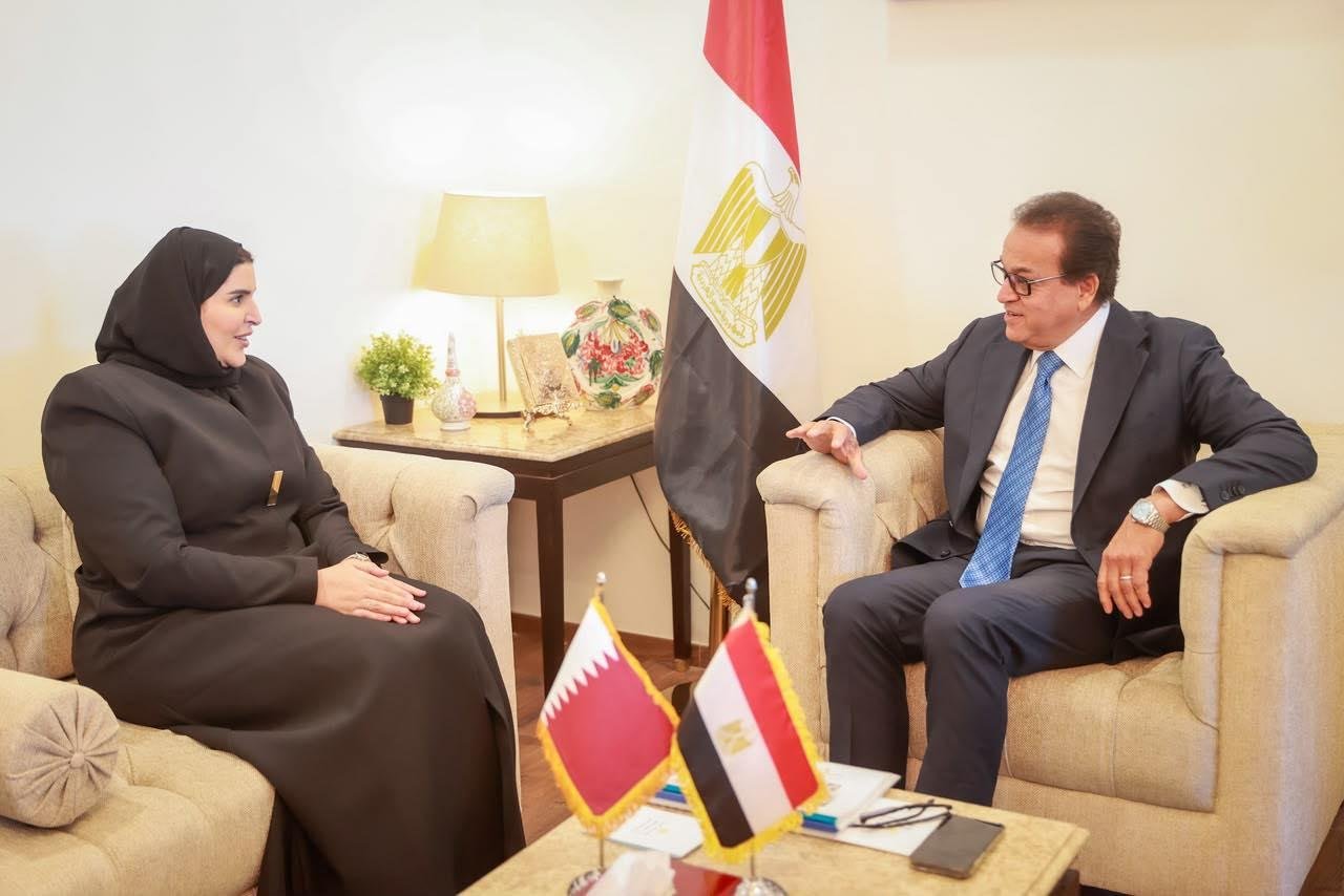 وزير الصحة يبحث مع وزيرة التعاون الدولي القطرية دعم الأشقاء الفلسطينيين وتعزيز التعاون الصحي