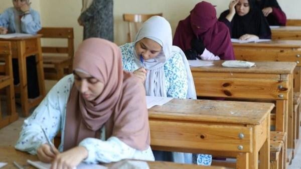 أستاذ علم نفس: لا تجعل السوشيال ميديا تحدد مستقبلك الجامعي