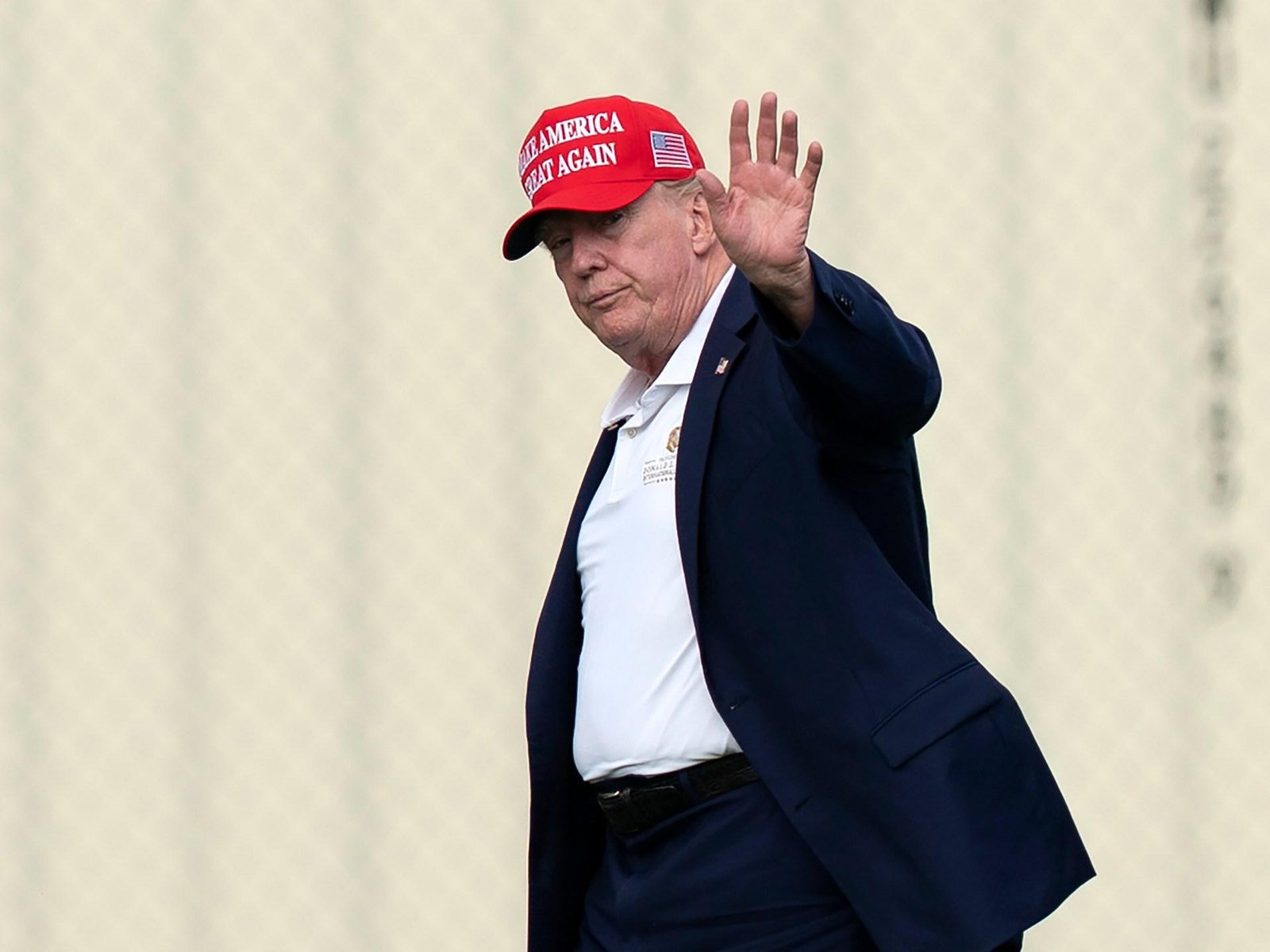 Trump’s approval rating sinks to new low at 33 percent