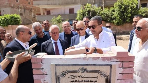 محافظ المنوفية يضع حجر أساس مبني "الطوارئ الجديد" بمستشفى بركة السبع