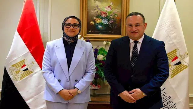وزير التعليم العالي يبحث إنشاء المستشفى الجامعي وتشغيل المعهد العالي بالوادي الجديد