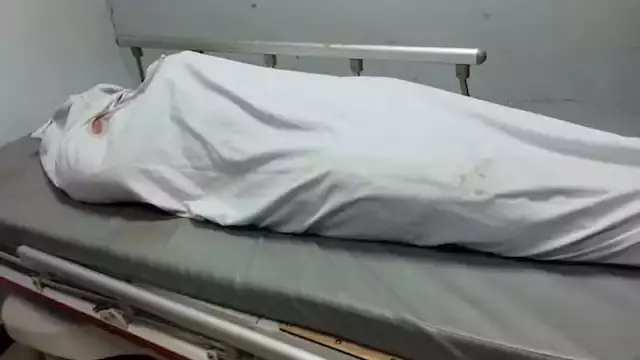 طعنها بمقص أمام أطفالها.. عامل يقتل زوجته بسبب 200 جنيه في شبرا الخيمة