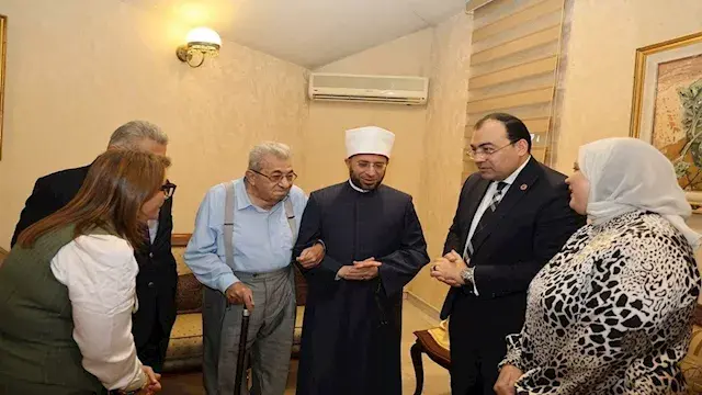 وزير الأوقاف يلتقي الفنان فاروق فلوكس في دار الأوبرا - صور