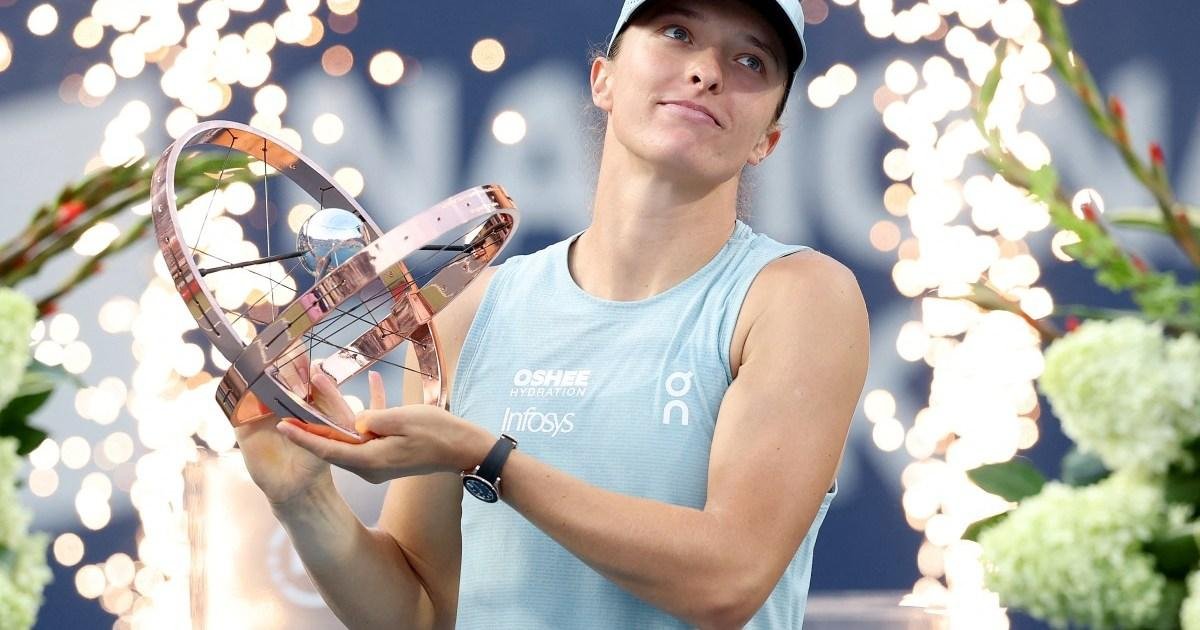 Swiatek defeats Rybakina to claim Canadian Open title​