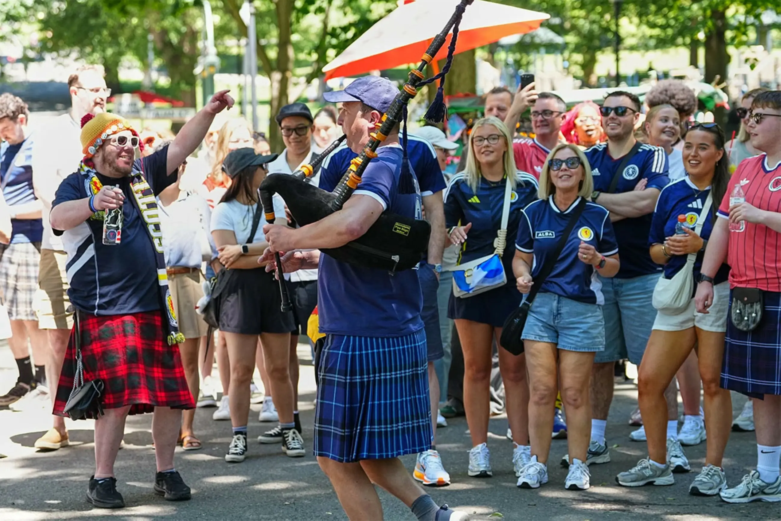 US, foreign guests forged links during World Cup