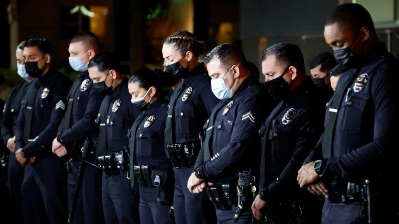 3 alleged gang members and an associate charged in the fatal shooting of an off-duty LAPD officer