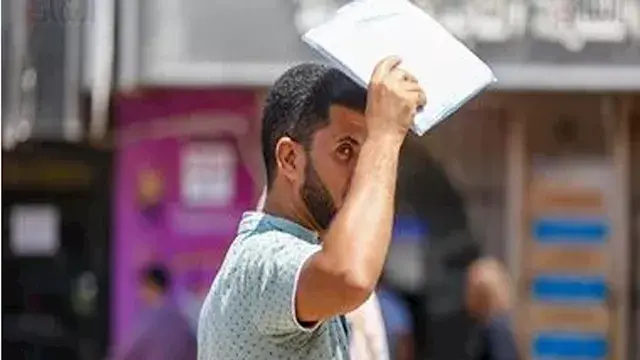 "حرارة ورطوبة ورياح مثيرة للرمال بهذه المناطق".. توقعات طقس الخميس