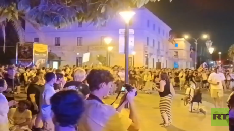 الإسبان في مايوركا يحتجون على السياحة الجماعية ويطالبون بالحد من الزوار (صور + فيديو)