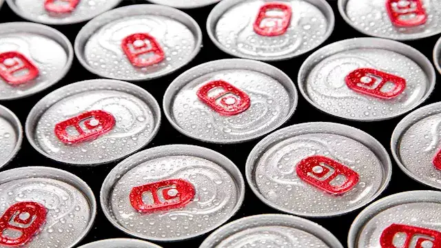 ما أضرار تناول مشروبات الطاقة في الطقس الحار؟