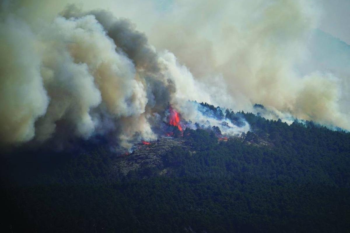Spain, France battle wildfires as intense heat grips southern Europe