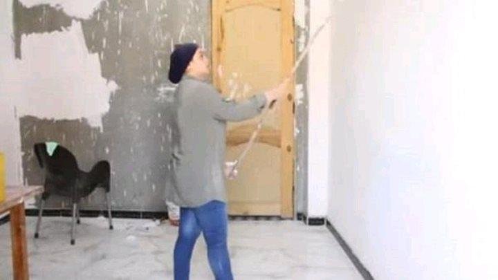 هل يصح وضوء النقاش مع وجود بقايا الدهان على يديه؟ دار الإفتاء تجيب