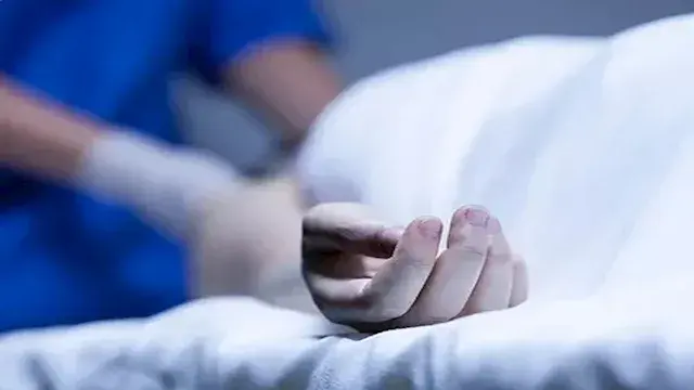 مصرع موظف بالمعاش أشعل النار في نفسه أمام منزله بسوهاج