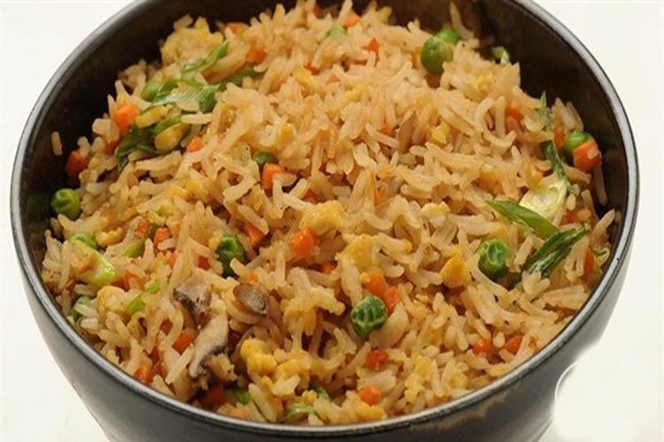 مفيد ولذيذ.. طريقة عمل الأرز بالخضار