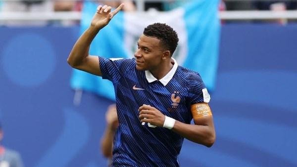 «مبابي» يكشف كواليس نهائي كأس العالم: خذلنا ديشان في الشوط الأول