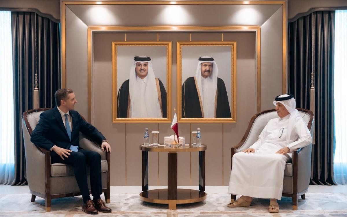 وزير الدولة للشؤون الخارجية يودع القائم بالأعمال البيلاروسي