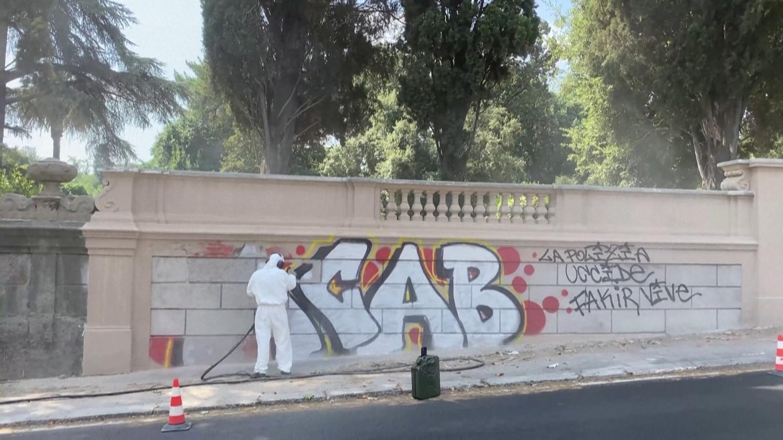 Rome’s viral graffiti cleaner is taking on an ancient problem