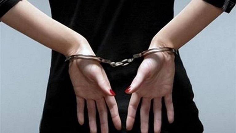 ضبط متهمة بقتل والدتها وتقطيع جثتها لـ10 أشلاء بشقة مستأجرة في الإسكندرية