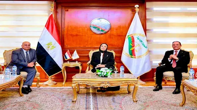 وفد نادي قضاة مصر يهنئ المستشارة هدى عيسى بتوليها رئاسة النيابة الإدارية | صور
